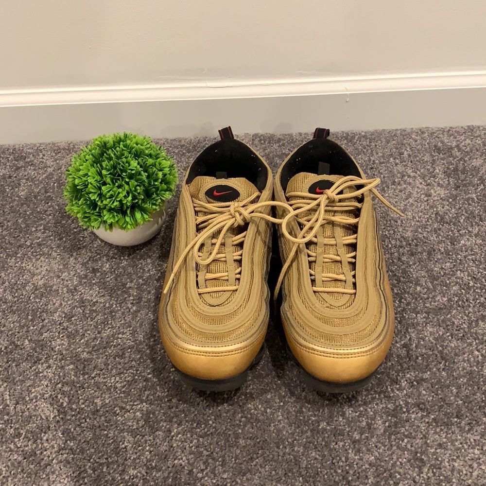 Nike Air VaporMax 97 Metallic Gold - Picture 2 of 12